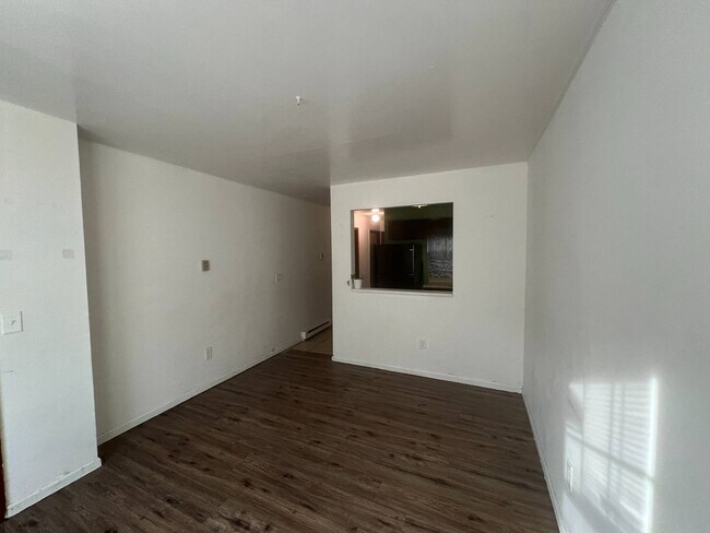 Building Photo - 183 Livingston Ave
