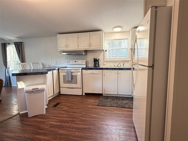 Building Photo - 3074 S Farm to Market 1486