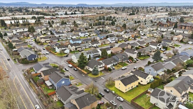 Building Photo - 17019 SE 3rd St