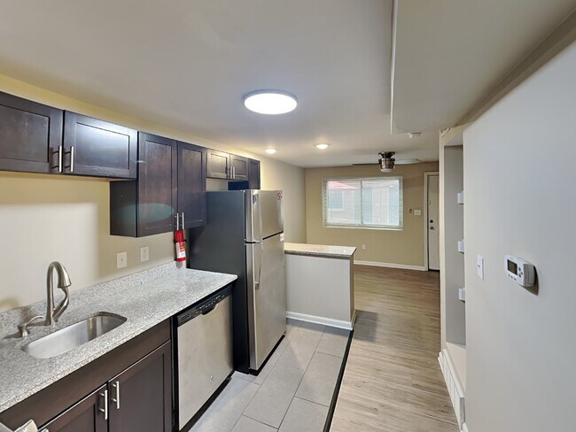 Building Photo - Lantern Square Apartments-B5