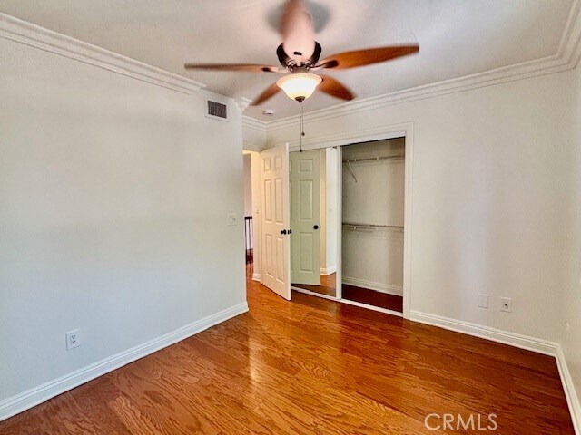 Building Photo - 686 Park Dr