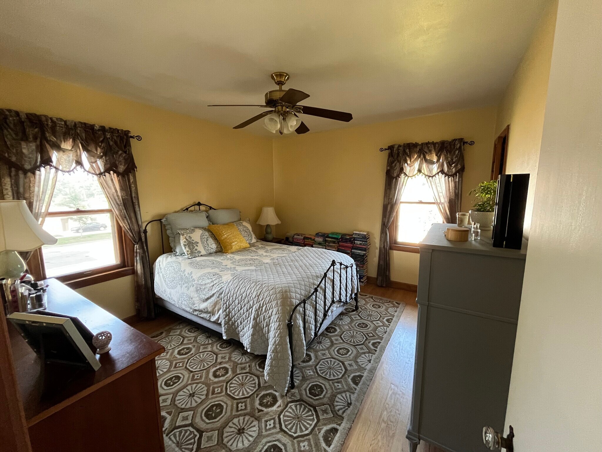 Bedroom 1 - 3508 S Pine Ave