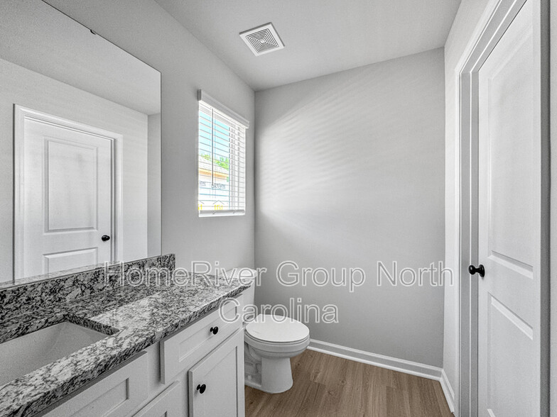 Building Photo - 3531 Clover Vly Dr