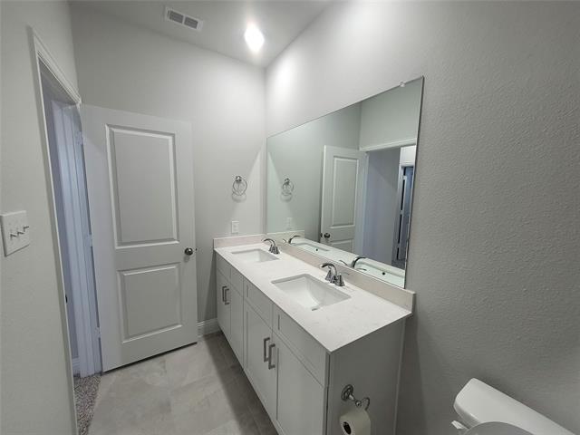 Building Photo - 2302 Doe Br Ln