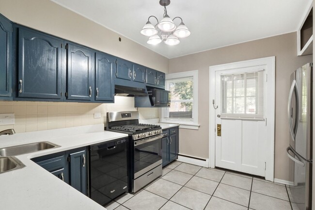 Building Photo - Home on the Range