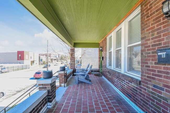 Building Photo - 4370 Swan Ave