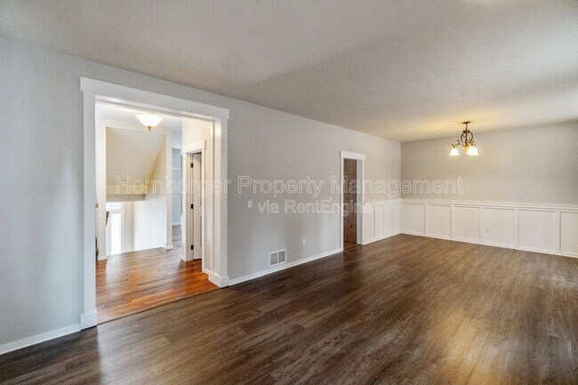 Building Photo - 6106 E 14th Ln