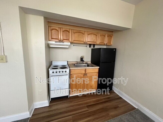 Building Photo - 311 W Ashley St