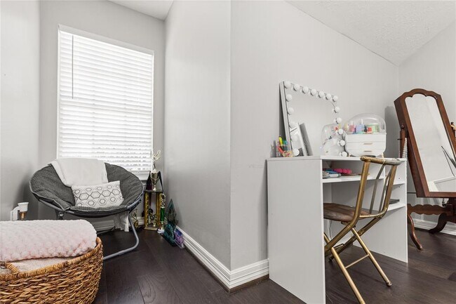 Building Photo - 6422 Gladehill Dr