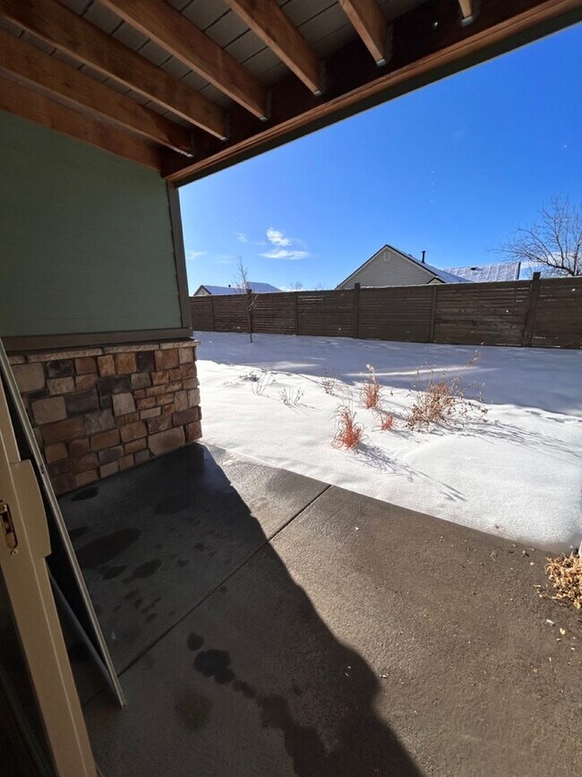 Building Photo - Spacious 3 Bedroom, 3 Bath Townhome located in Arapahoe County available for Summer Move In for t...