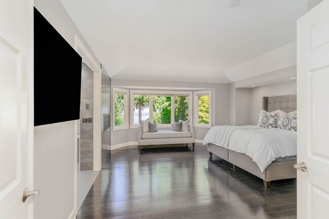 Building Photo - 4Bd/3.5Ba Issaquah Home