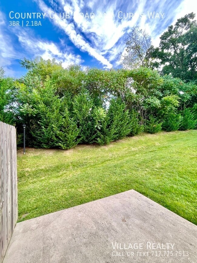 Building Photo - 703 Country Club Rd