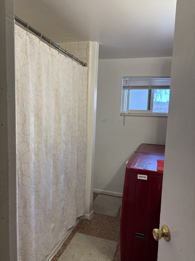 Building Photo - 1748 S 500 E