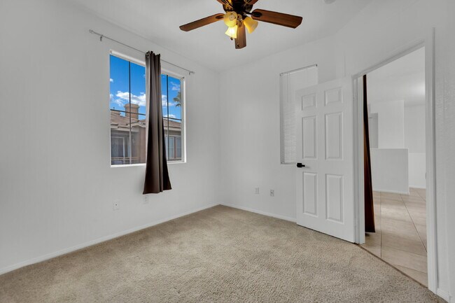 Building Photo - Beautiful 3-bedroom, 2-bathroom condo loca...