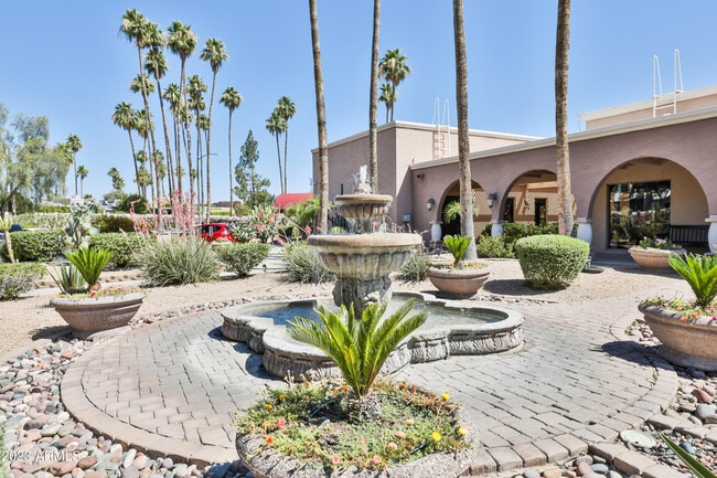 Building Photo - 7920 E Camelback Rd