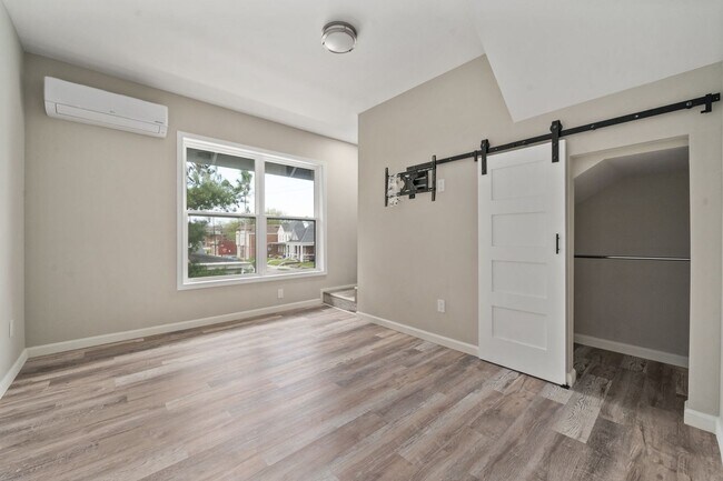 Building Photo - 741 Sullivant Ave