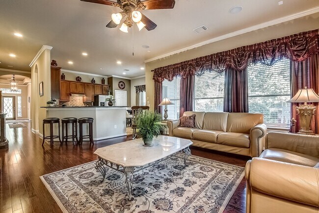 Building Photo - 18318 Hampton Hills Dr