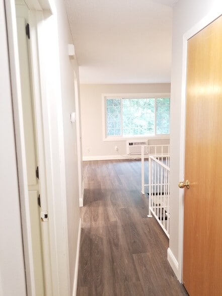 Building Photo - 220 Leighton Dr