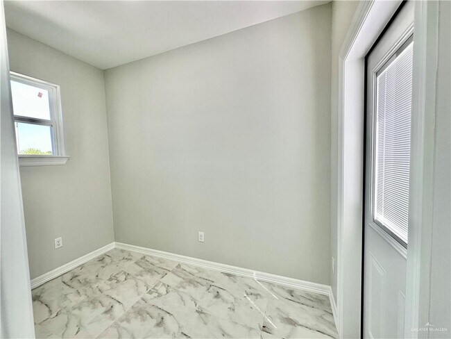 Building Photo - 22 West Dr