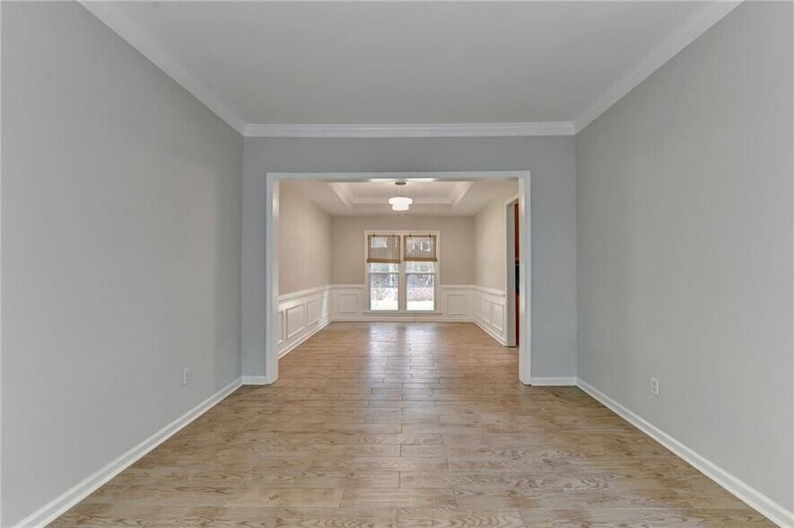 Building Photo - 2835 Crestmont Ct