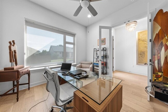 Building Photo - 5820 Harper Park Dr