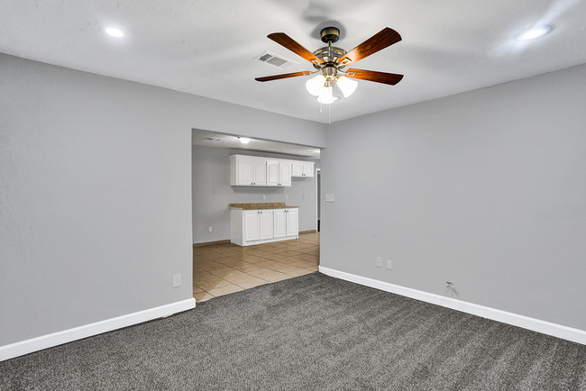 Building Photo - 119 Highland Cove
