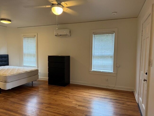 Building Photo - 1854 Virginia Ave