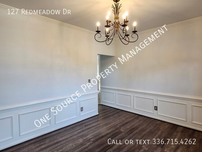 Building Photo - 127 Redmeadow Dr
