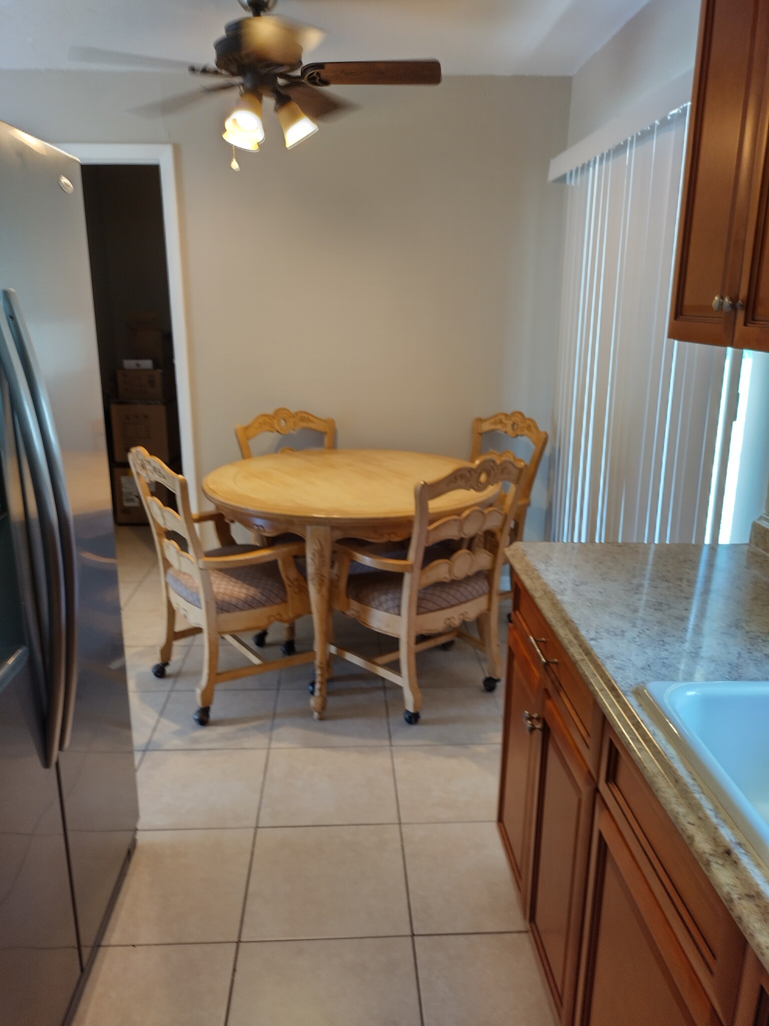 dinette area - 25 Crescent Lake Dr