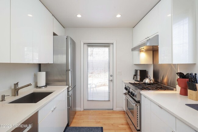 Building Photo - 29 Degraw Ave