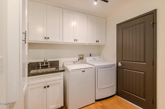 Building Photo - 4819 Oakwood Ave