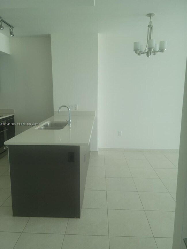 Building Photo - 500 Brickell Ave