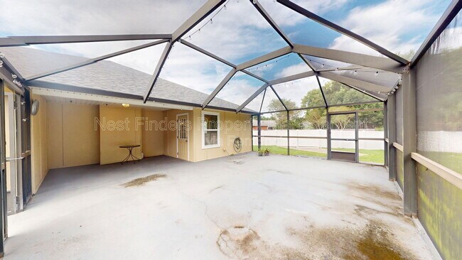 Building Photo - 13290 Pacemaker Dr