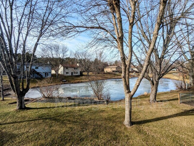 Building Photo - 351 Oakwood Dr