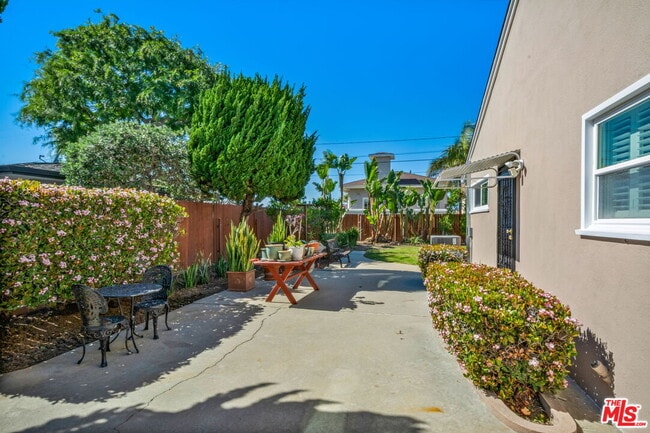 Building Photo - 5911 S Corning Ave