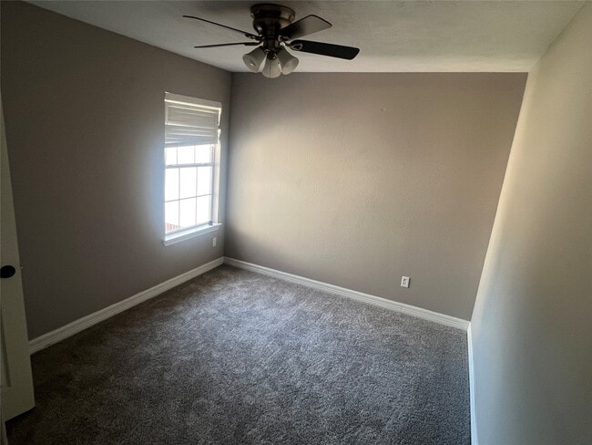 Building Photo - 10510 Linsley Lane