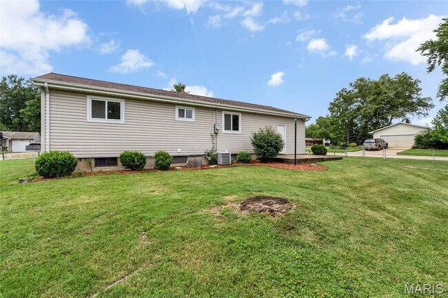 Building Photo - 524 Cheryl Ann Dr