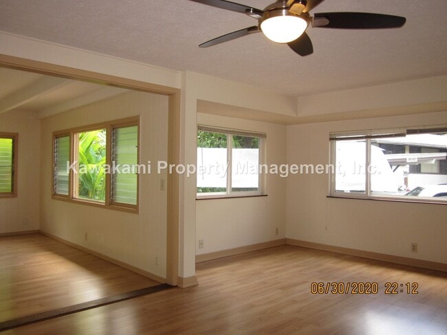 Building Photo - Very Spacious, Well Maintained, Hidden Gem on Quiet Street