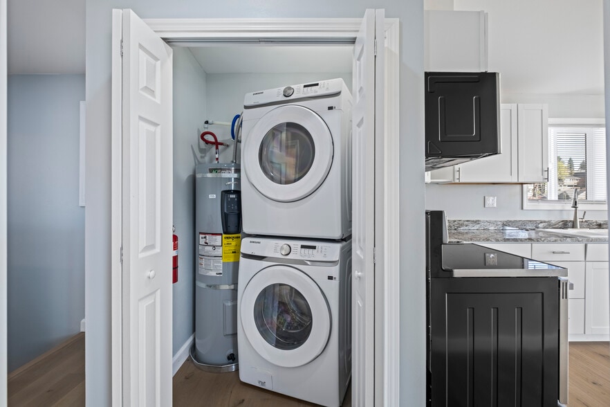 Building Photo - 812 2nd Ave N