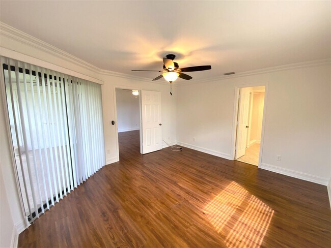 Building Photo - ** REGENCY WOODS ** 3 BED / 2 BATH - CONDO - CARPORT - SOUTH NAPLES - ANNUAL RENTAL