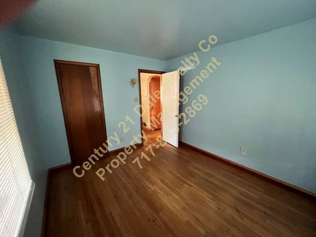 Building Photo - Lovely 3 Bedroom 1 bath all One Level Home...