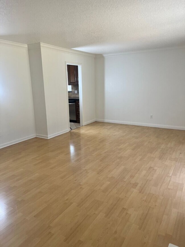 Building Photo - Welcome to the East Whittier 3 Bedroom House.