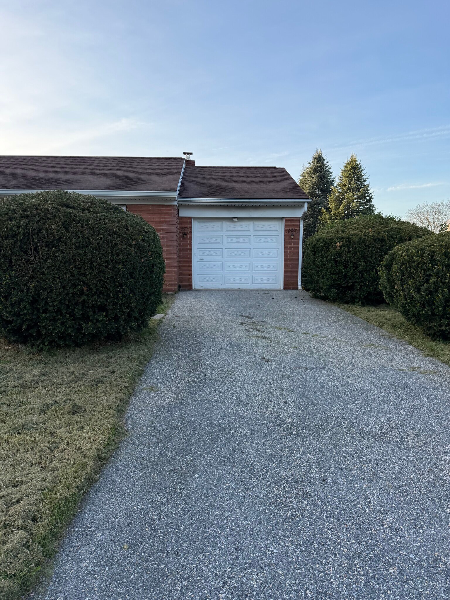 Building Photo - 625 E Queen St