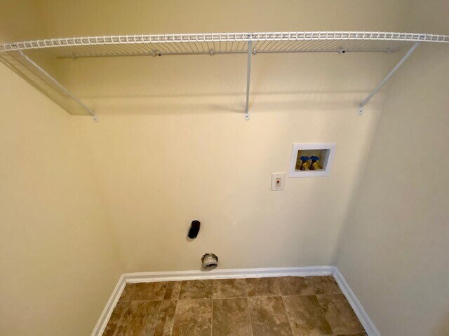 Building Photo - Remodeled 4 Bedroom in Pike Township!