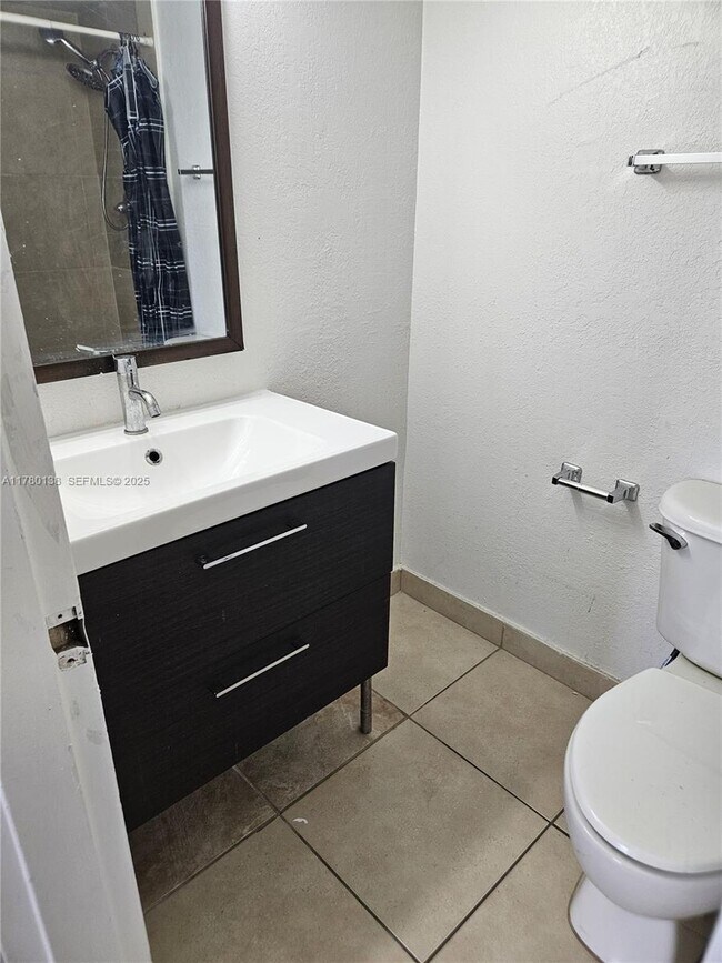 Building Photo - 1805 Sans Souci Blvd