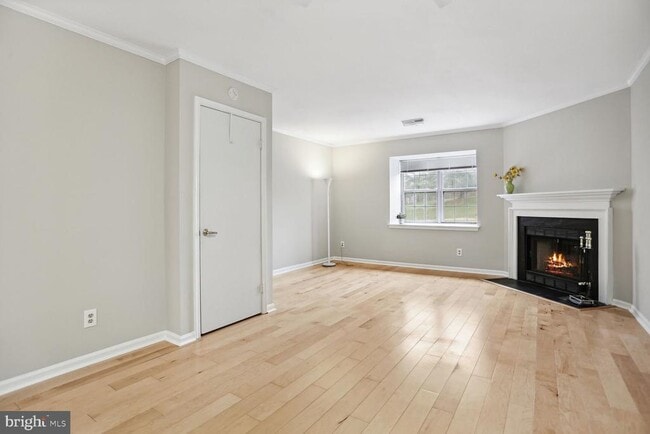 Building Photo - 1603 S Barton St