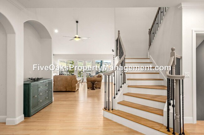 Building Photo - 5185 Mertola Dr