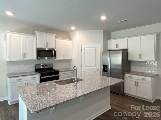 Building Photo - 1920 Vanderlyn St