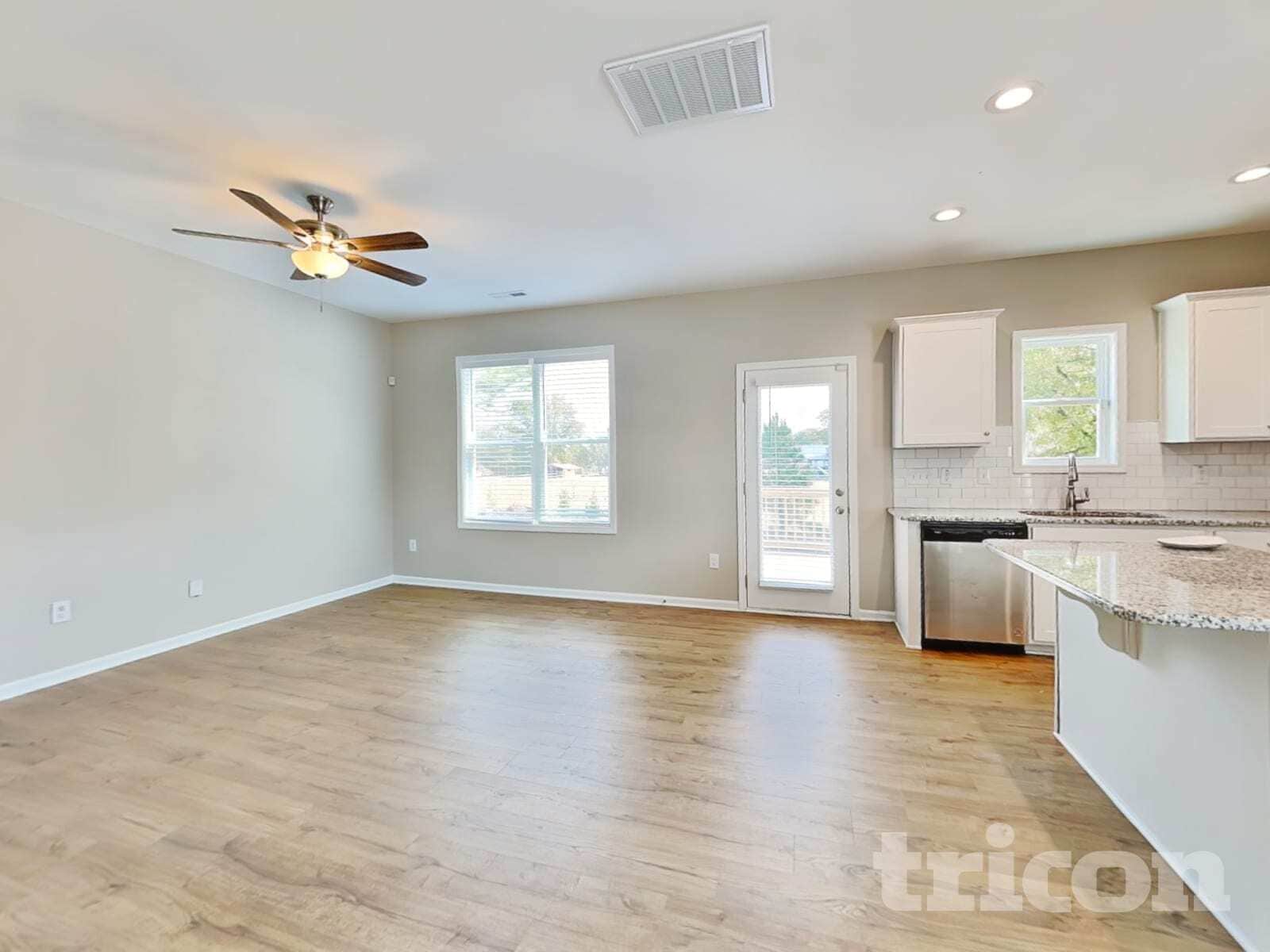 Building Photo - 76 Fresco Dr