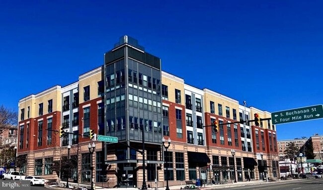Building Photo - 989 S Buchanan St